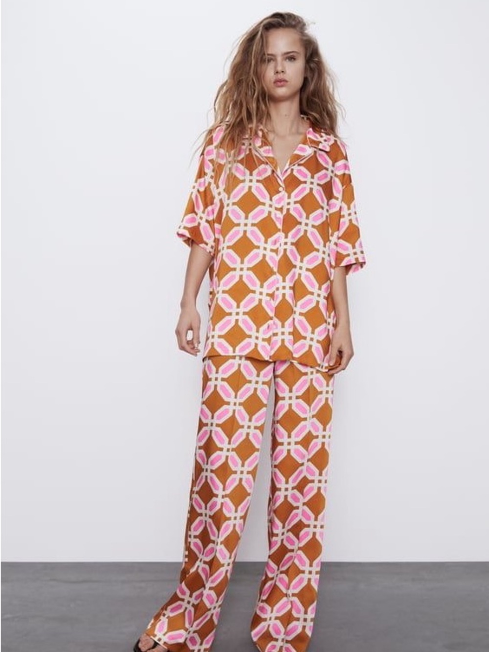 Women's Geo Print Button-Up Pajama Set - Pink & Brown